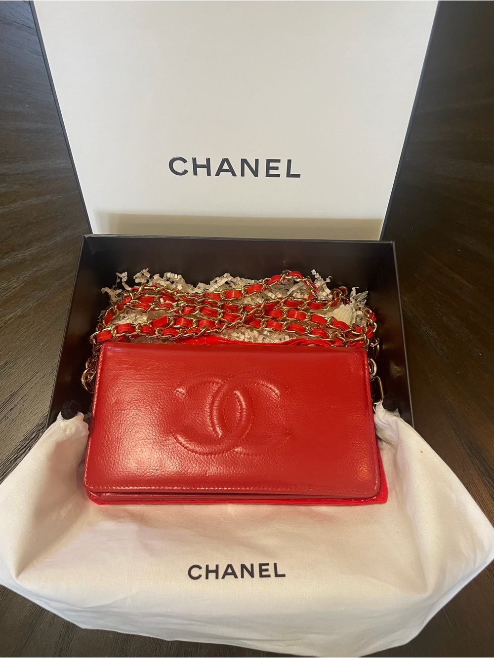 Authentic CHANEL Red Walle-on-chain